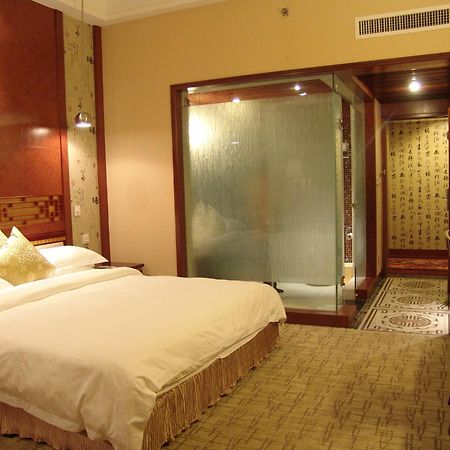 Kunming Golden Spring Hotel Exterior photo