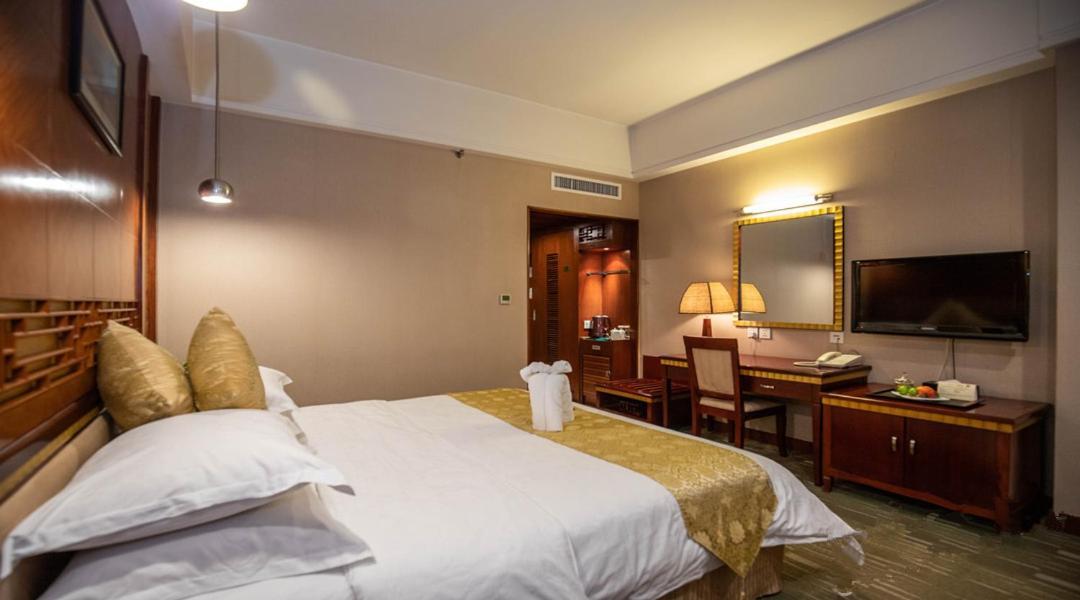 Kunming Golden Spring Hotel Exterior photo