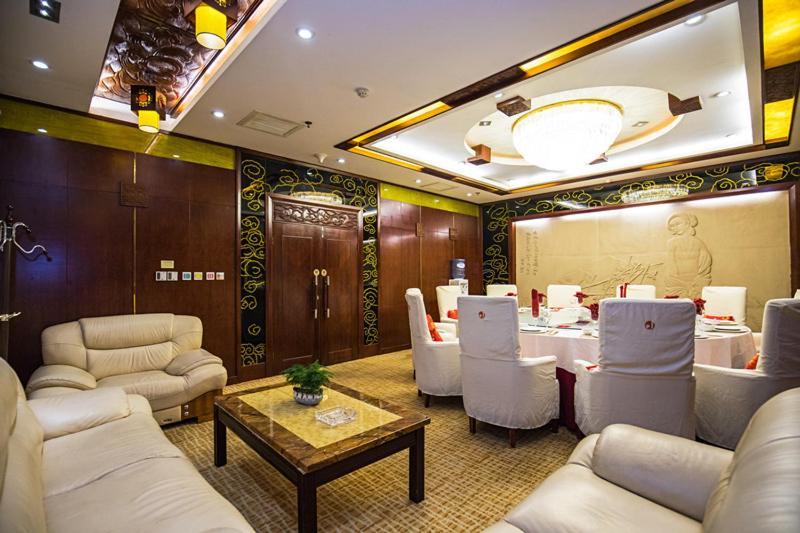 Kunming Golden Spring Hotel Exterior photo