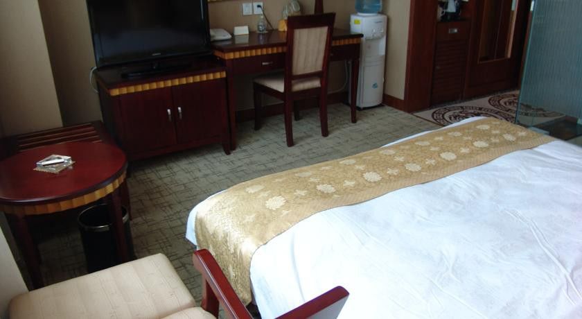 Kunming Golden Spring Hotel Exterior photo